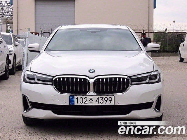 BMW 5 Series 2021 — ფოტო 2/20