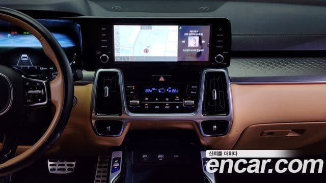 Kia Sorento 2023 — ფოტო 14/20