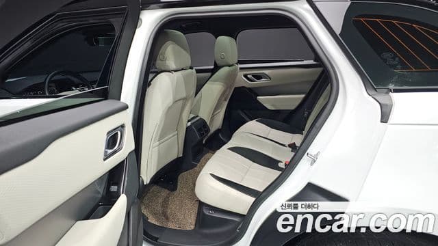 Land Rover Range Rover Velar 2023 — Şəkil 11/20