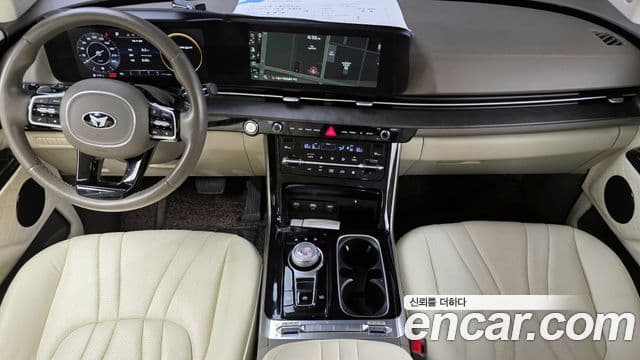 Kia Carnival 2021 — ფოტო 7/20