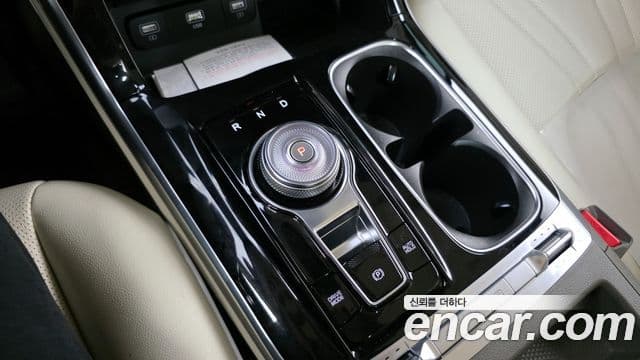 Kia Carnival 2021 — ფოტო 9/20