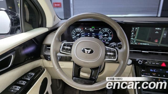 Kia Carnival 2021 — ფოტო 13/20