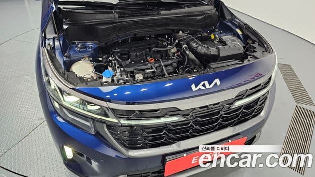 Kia Seltos 2023 — ფოტო 6/20