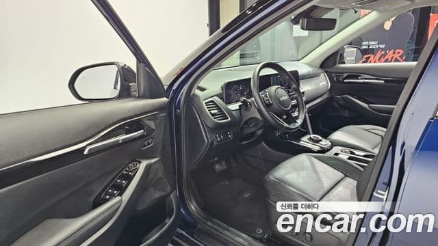 Kia Seltos 2023 — ფოტო 10/20
