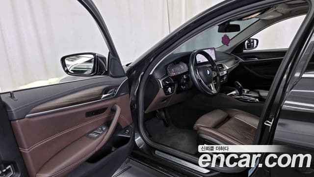 BMW 5 Series 2020 — Şəkil 10/20