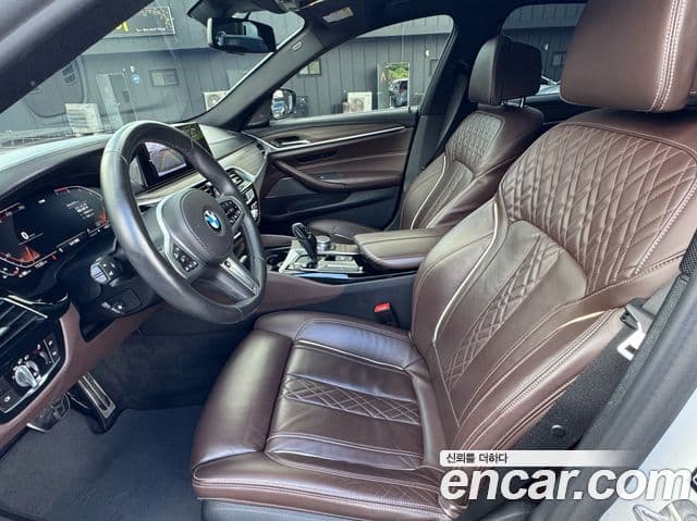 BMW 5 Series 2020 — Şəkil 12/17