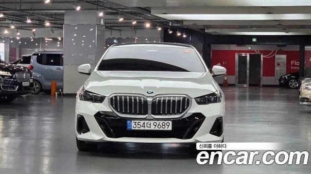 BMW 5 Series 2025 — ფოტო 9/15