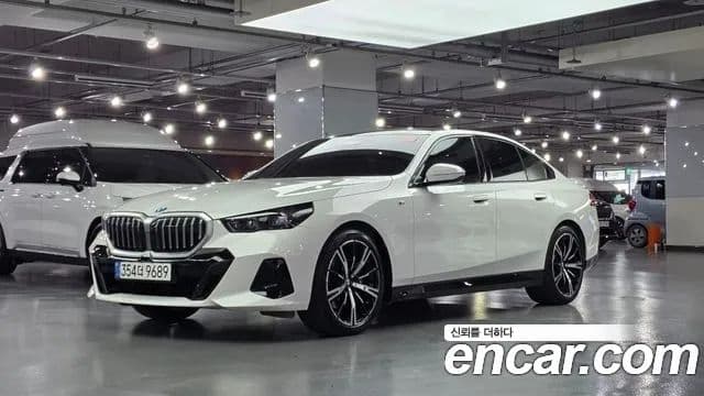 BMW 5 Series, 2025