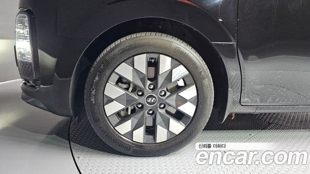 Hyundai Staria 2022 — ფოტო 5/20