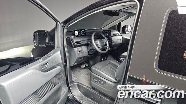 Hyundai Staria 2022 — ფოტო 10/20