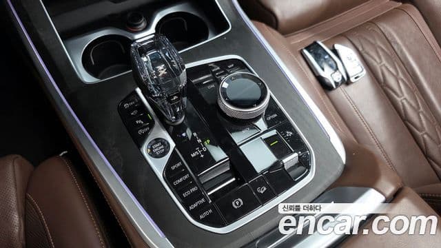 BMW X7 2021 — ფოტო 9/20