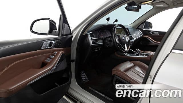 BMW X7 2021 — ფოტო 10/20