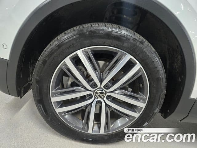 Volkswagen Tiguan Allspace 2022 — Şəkil 19/20