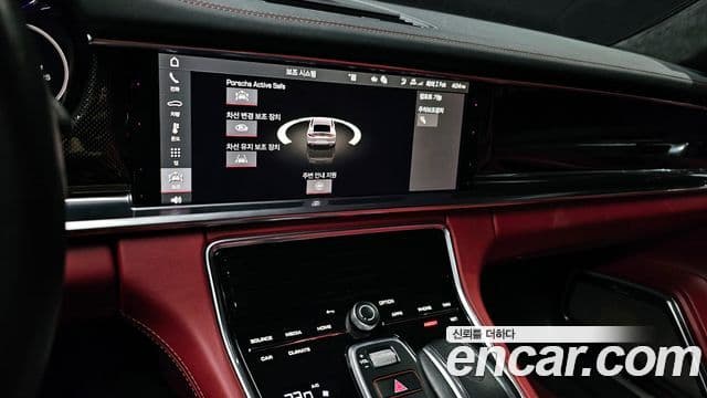 Porsche Panamera 2021 — фото 14 из 19