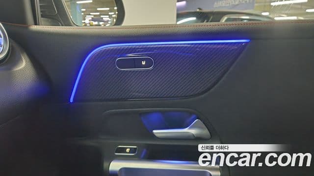 Mercedes-Benz GLB-Class 2022 — Şəkil 17/18