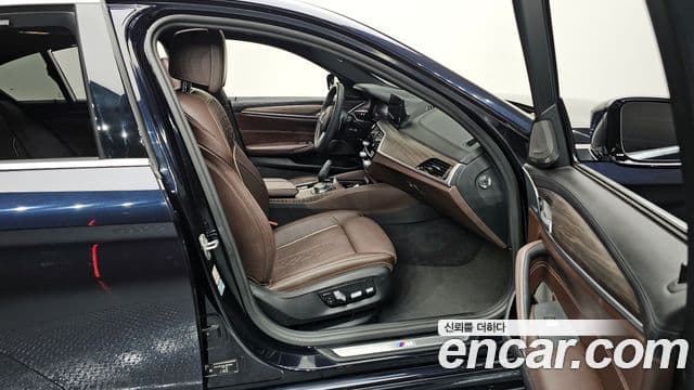 BMW 5 Series 2020 — Şəkil 11/20