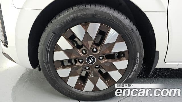 Hyundai Staria 2024 — фото 5 из 20