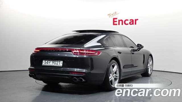 Porsche Panamera 2018 — ფოტო 2/20