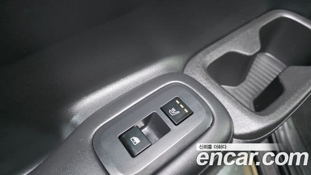 Hyundai Santa Fe 2023 — фото 18 из 20