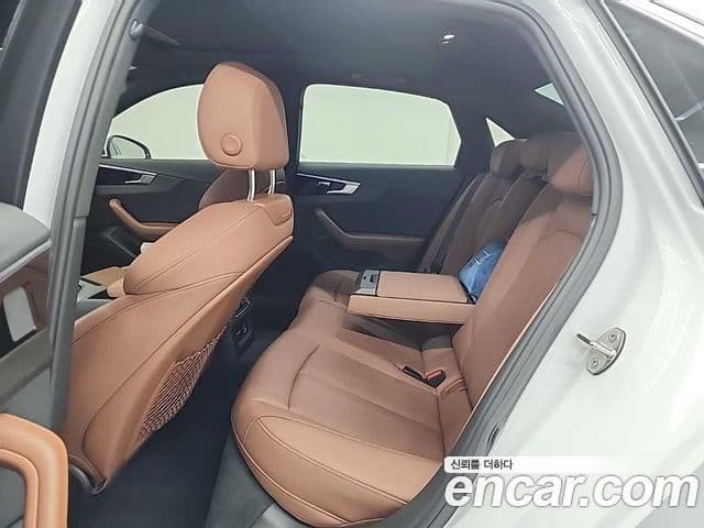 Audi A4 2022 — Şəkil 12/19