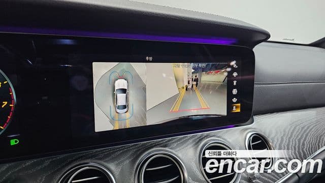 Mercedes-Benz E-Class 2021 — ფოტო 15/20