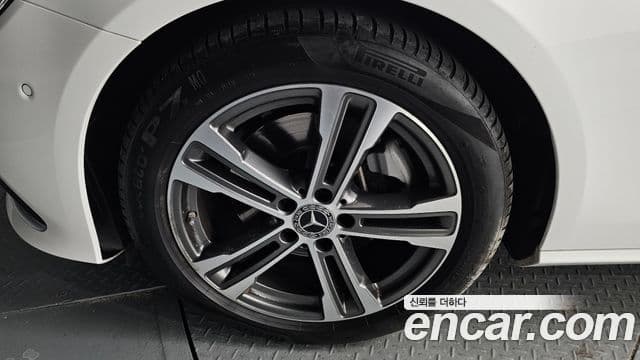 Mercedes-Benz E-Class 2023 — фото 5 из 20