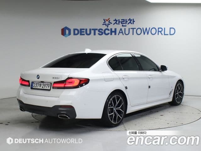 BMW 5 Series 2022 — ფოტო 6/20