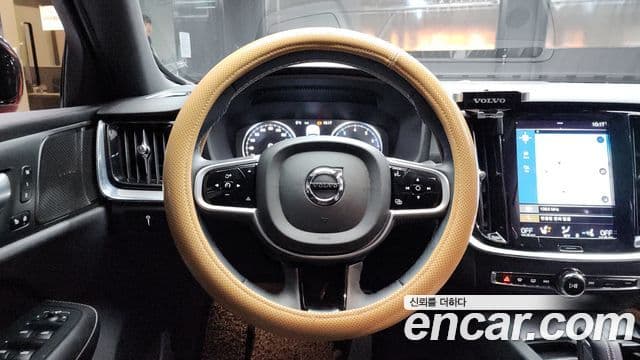 Volvo S60 2022 — Şəkil 14/20