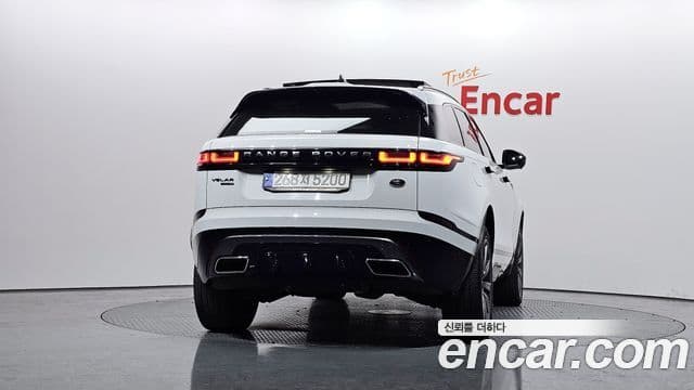 Land Rover Range Rover Velar 2020 — ფოტო 4/20