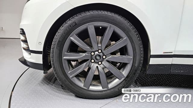 Land Rover Range Rover Velar 2020 — фото 5 из 20