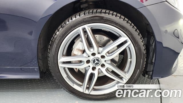 Mercedes-Benz E-Class 2018 — фото 5 из 20