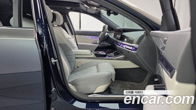 BMW 7 Series 2025 — ფოტო 10/20