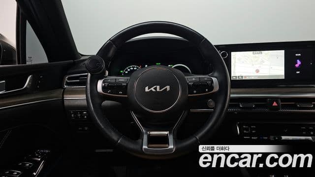 Kia K5 2023 — ფოტო 13/20