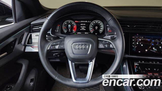 Audi Q7 2021 — ფოტო 13/20