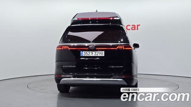 Kia Carnival 2021 — ფოტო 4/20