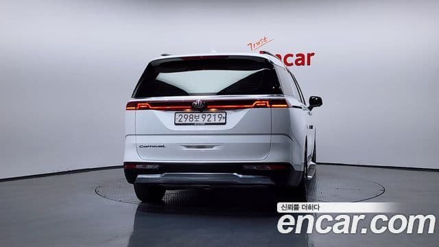 Kia Carnival 2020 — ფოტო 4/20