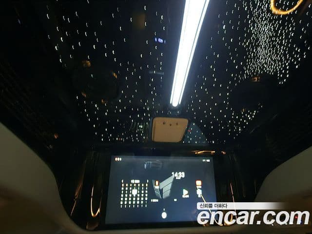 Kia Carnival 2021 — Şəkil 18/20
