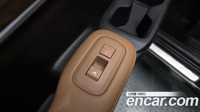 Hyundai Santa Fe 2024 — ფოტო 19/20