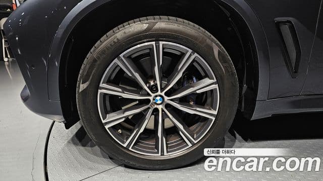 BMW X5 2020 — ფოტო 16/20