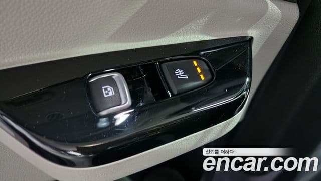 Kia Carnival 2020 — ფოტო 17/20