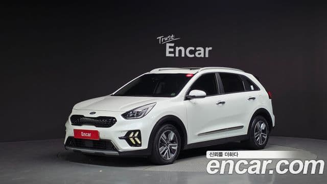 Kia Niro 2020 — Фото 1/20