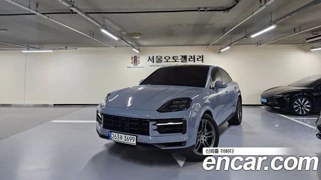 Porsche Cayenne 2023 — ფოტო 15/17