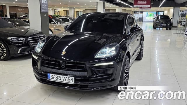 Porsche Macan 2022 — Photo 15/20