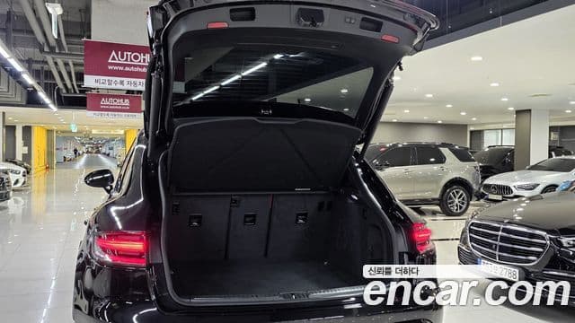 Porsche Macan 2022 — Photo 12/20