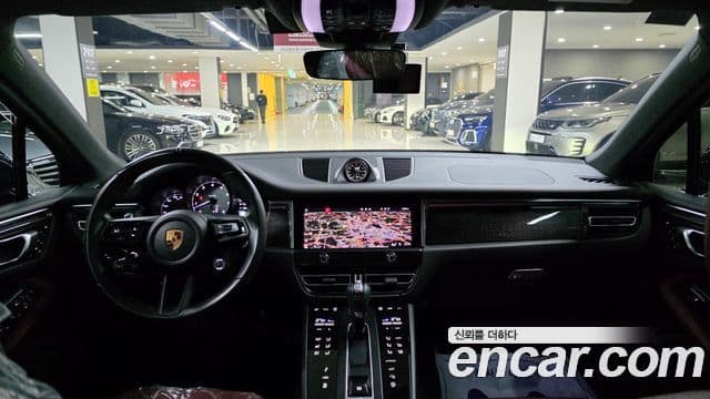 Porsche Macan 2022 — Photo 5/20