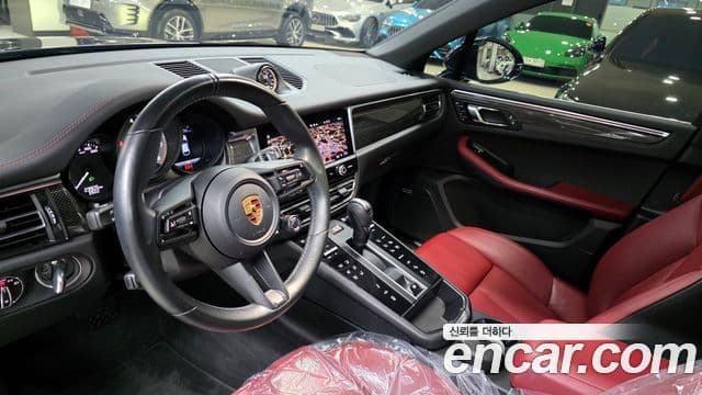 Porsche Macan 2022 — Photo 7/20
