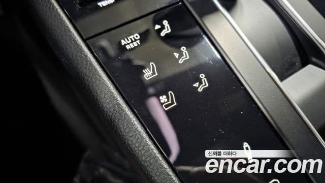 Porsche Macan 2022 — Photo 20/20