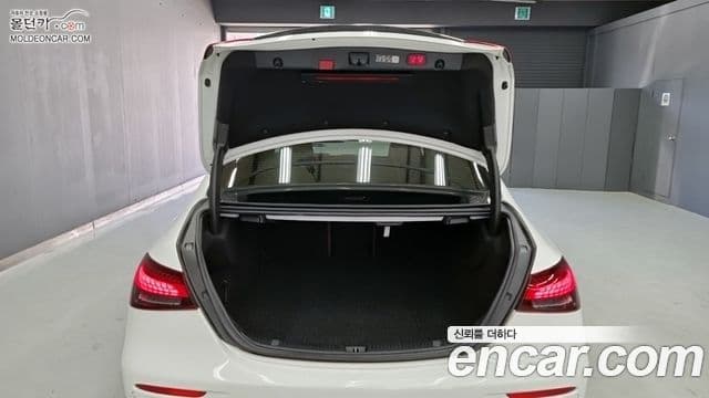 Mercedes-Benz E-Class 2023 — Şəkil 17/18