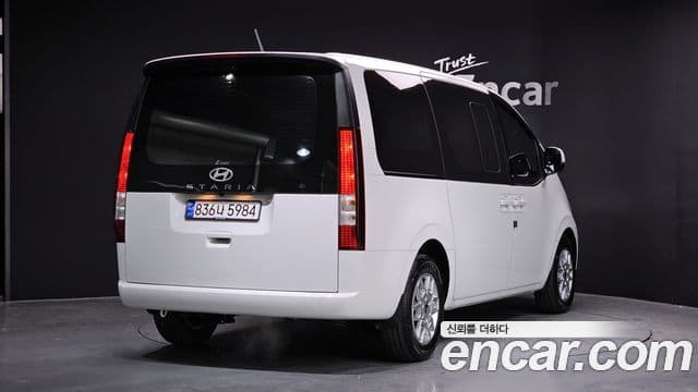 Hyundai Staria 2024 — фото 2 из 20
