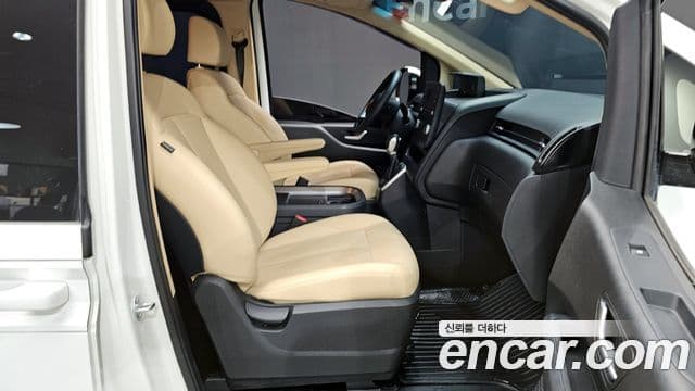 Hyundai Staria 2024 — фото 11 из 20